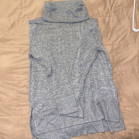 GAP NWT gray sweater - Picture 2 of 5